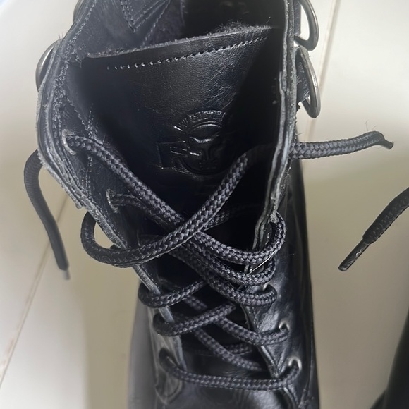 Black Leather Lace up boots with small buckle detailing, 6/6.5 - Picture 4 of 9